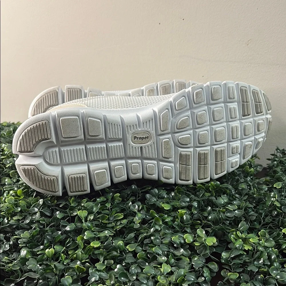 Propet White Mesh Men's Shoes